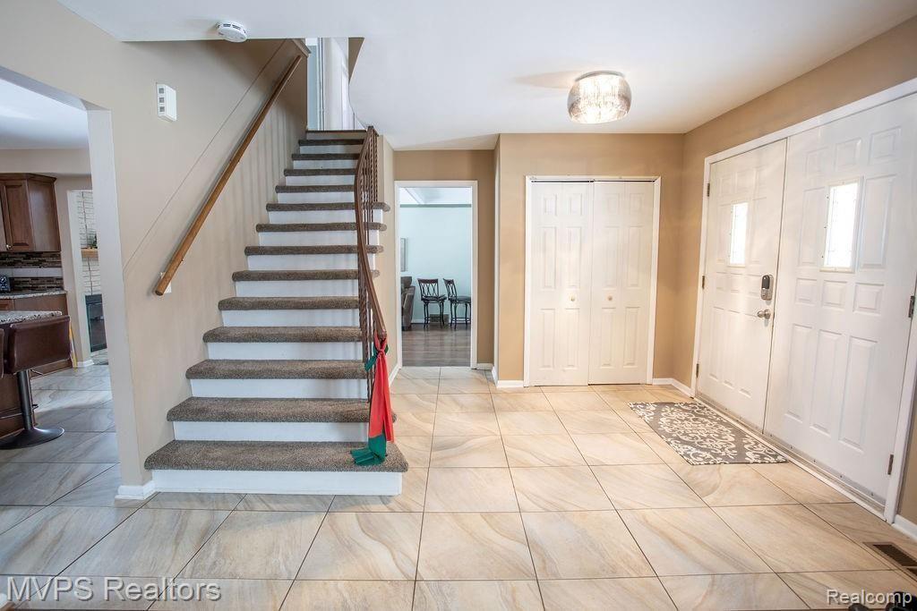 15614 Millar Road Clinton Township, MI 48036 - Photo 4 of 31 111A1341.jpg
