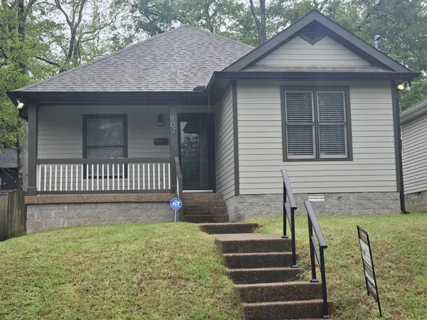 $2,900 | 907 11th Avenue North, Nashville, TN 37208