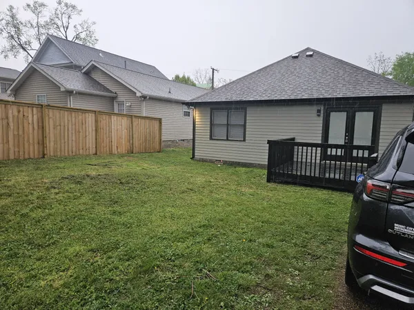 $2,900 | 907 11th Avenue North, Nashville, TN 37208