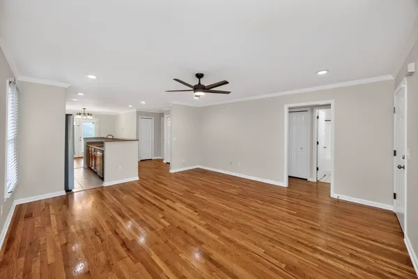 $2,850 | 907 11th Avenue North, Nashville, TN 37208