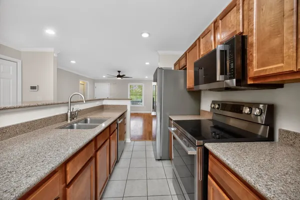 $2,850 | 907 11th Avenue North, Nashville, TN 37208