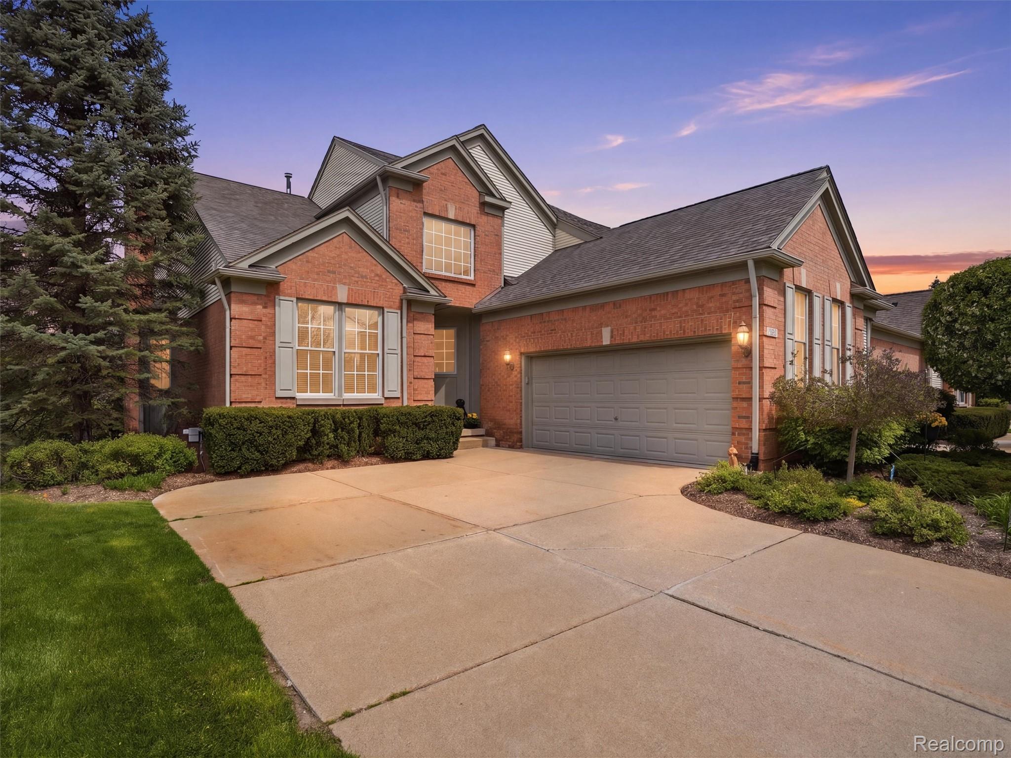 5211 Belmonte Drive Rochester, MI 48306 - Photo 1 of 40 01-DSC06931_twilight_52e3c00d.jpg