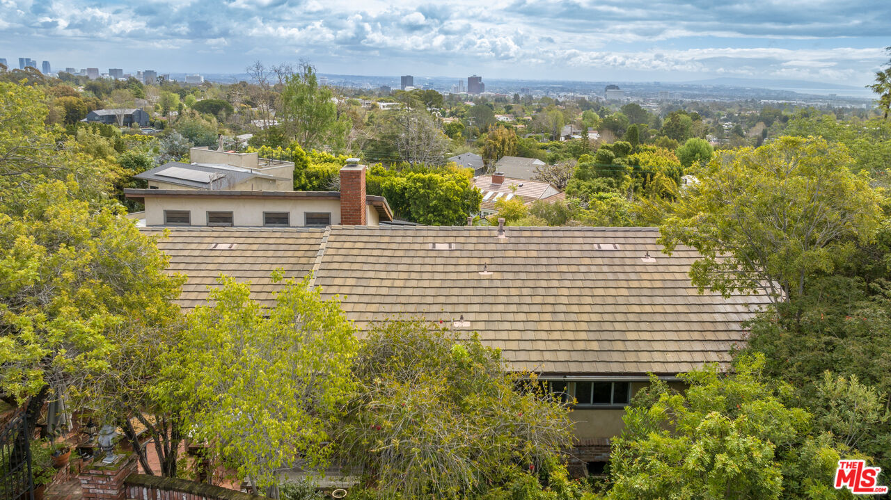 704 Rochedale Way Los Angeles, CA 90049 - Photo 28 of 33 Gallery Image 28