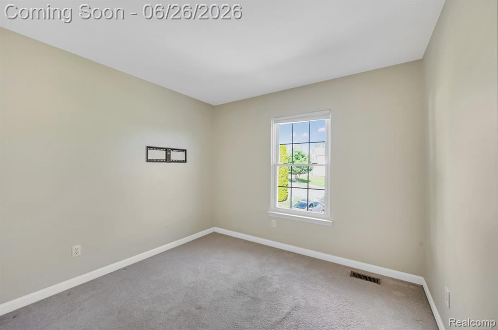 126 Eagle Ridge Road Lake Orion, MI 48360 - Photo 17 of 29