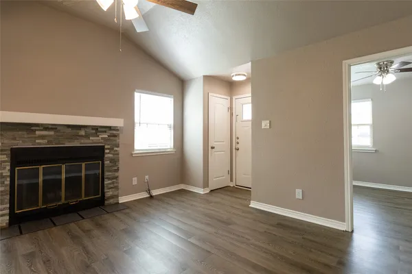 $1,825 | 1003 Hyridge Street, Round Rock, TX 78664