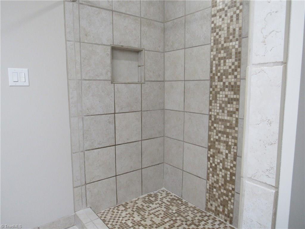 306 Summit Road High Point, NC 27265 - Photo 17 of 27 Another view of the master shower.