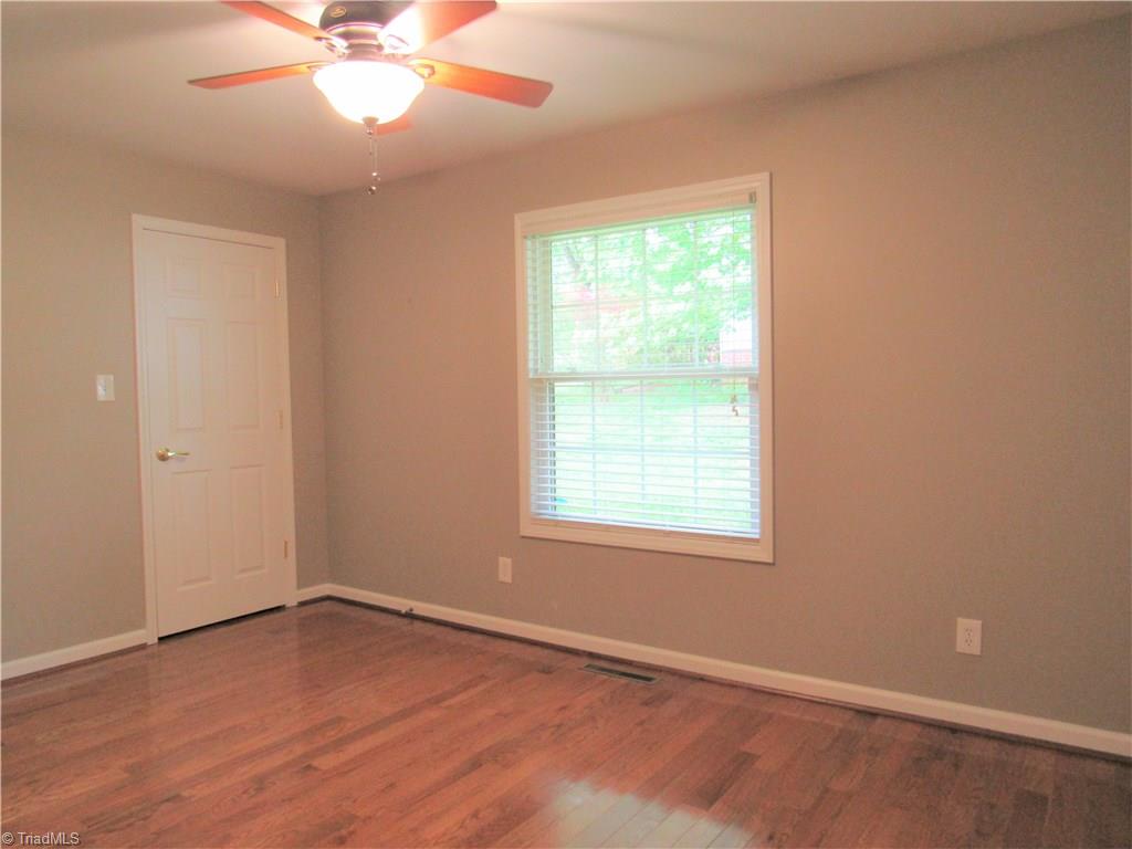 306 Summit Road High Point, NC 27265 - Photo 20 of 27 Bedroom 2
