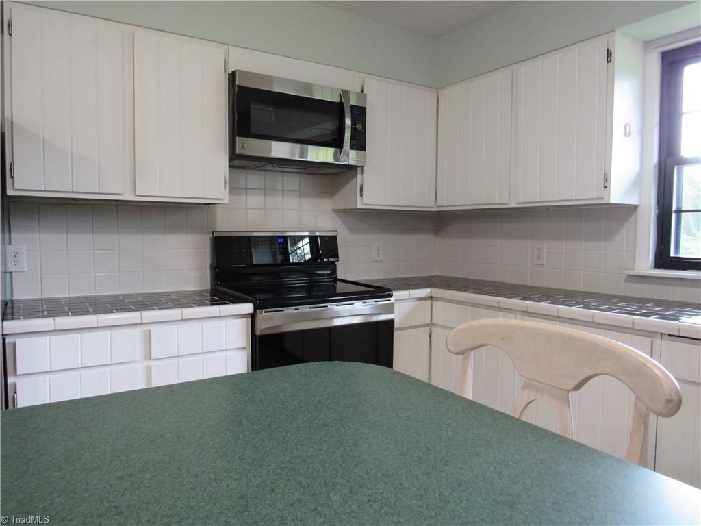 306 Summit Road High Point, NC 27265 - Photo 6 of 27