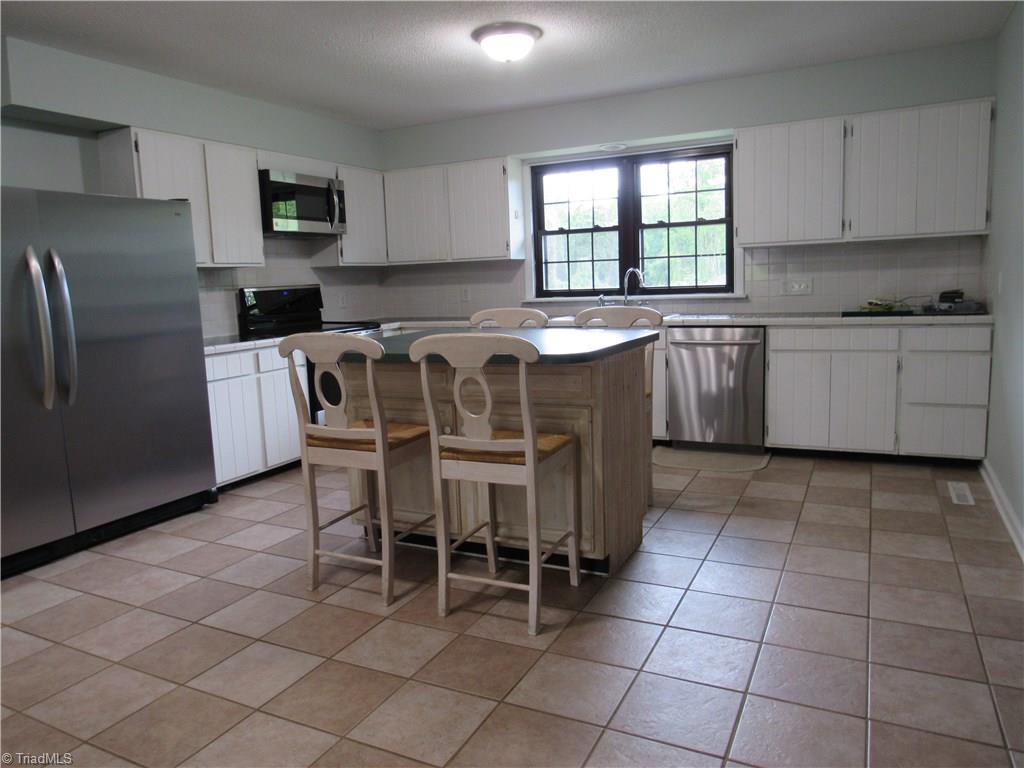 306 Summit Road High Point, NC 27265 - Photo 10 of 27