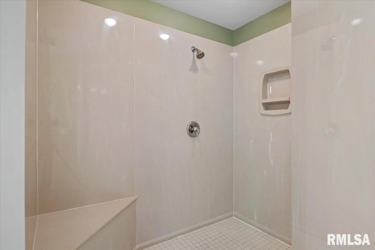 4104 Chandlerwood Road Springfield, IL 62711 - Photo 39 of 64