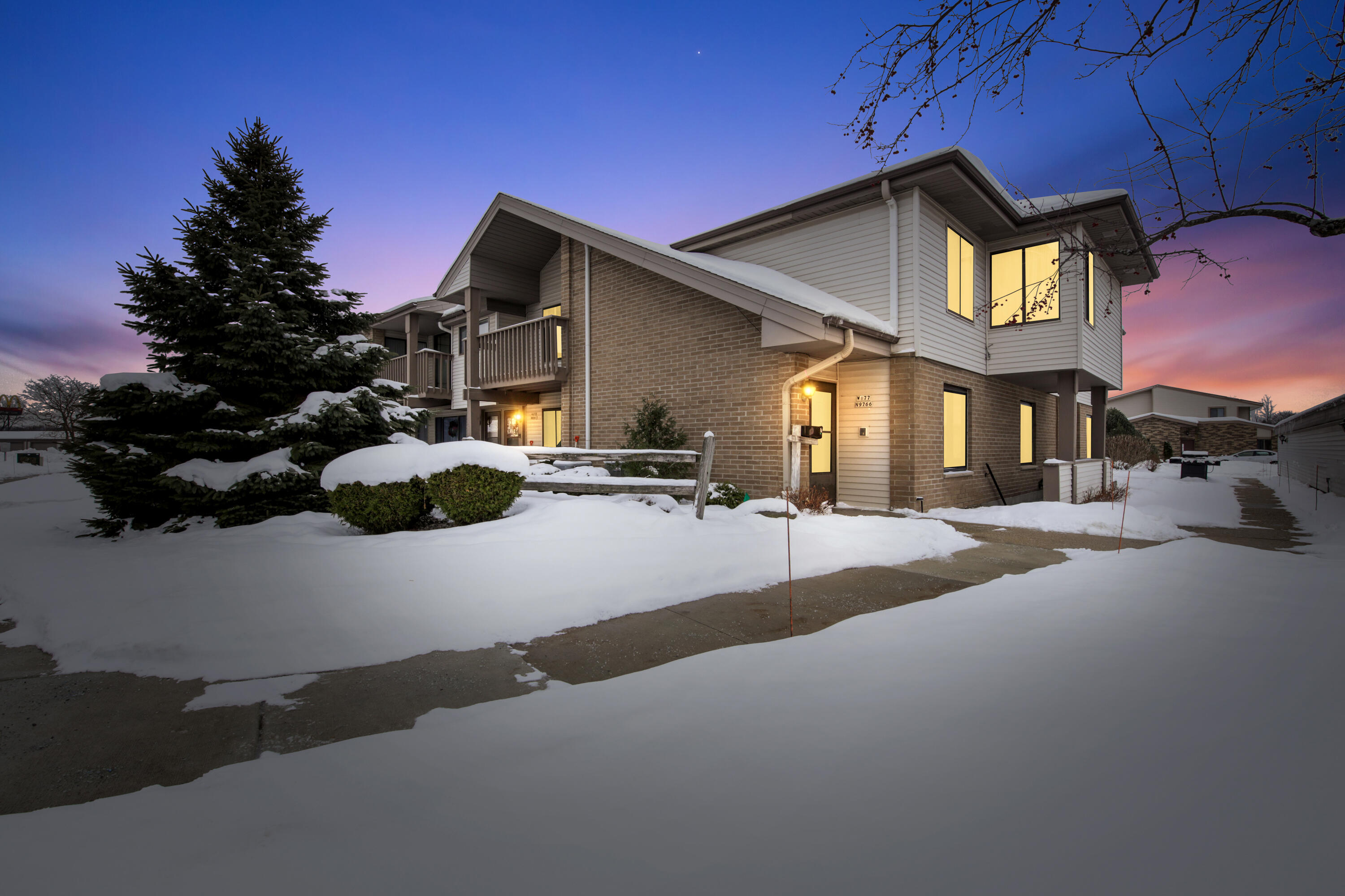 W177N9766 Riversbend Cir E-1