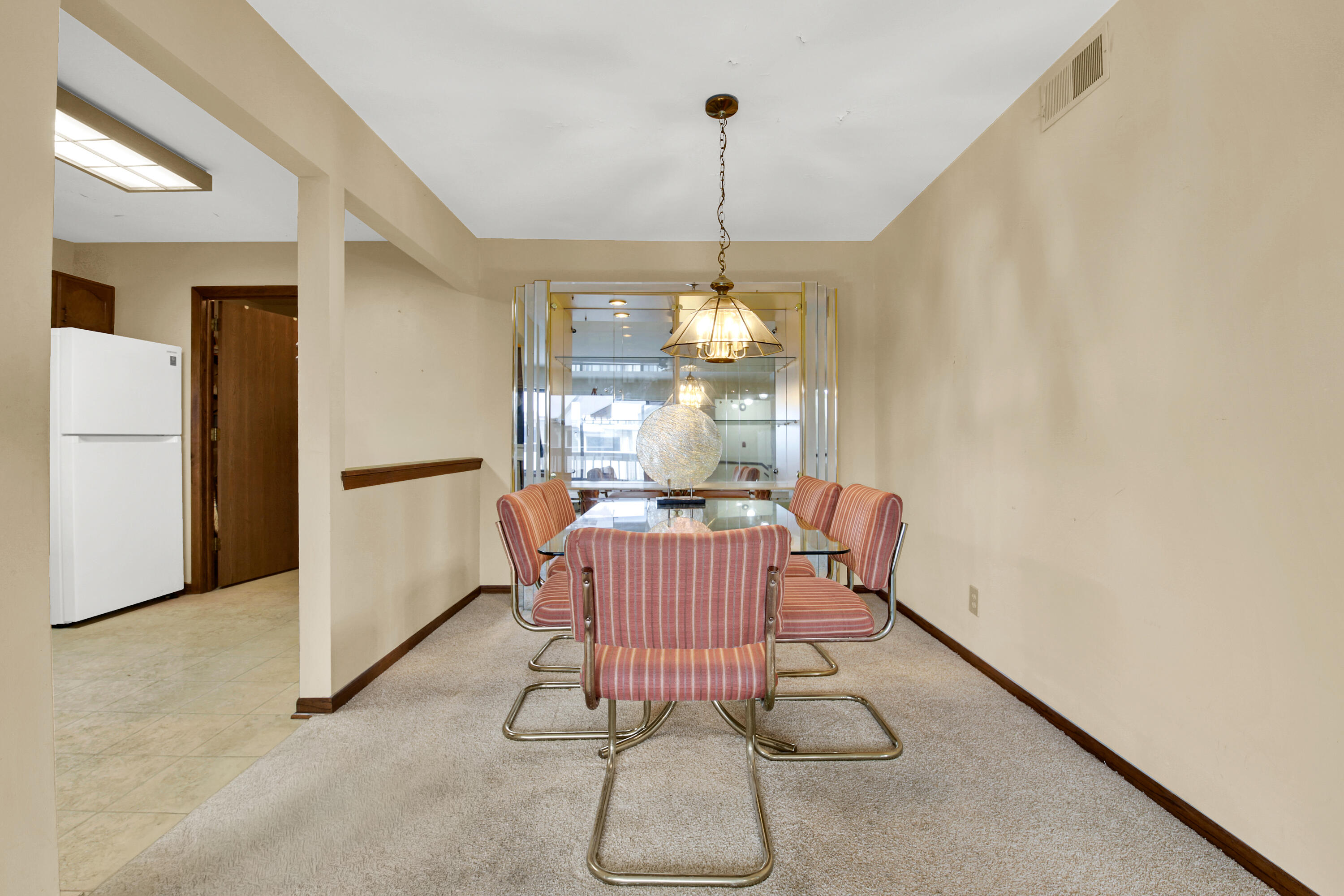 W177N9766 Riversbend Circle East Germantown, WI 53022 - Photo 10 of 25 W177N9766 Riversbend Cir E-10