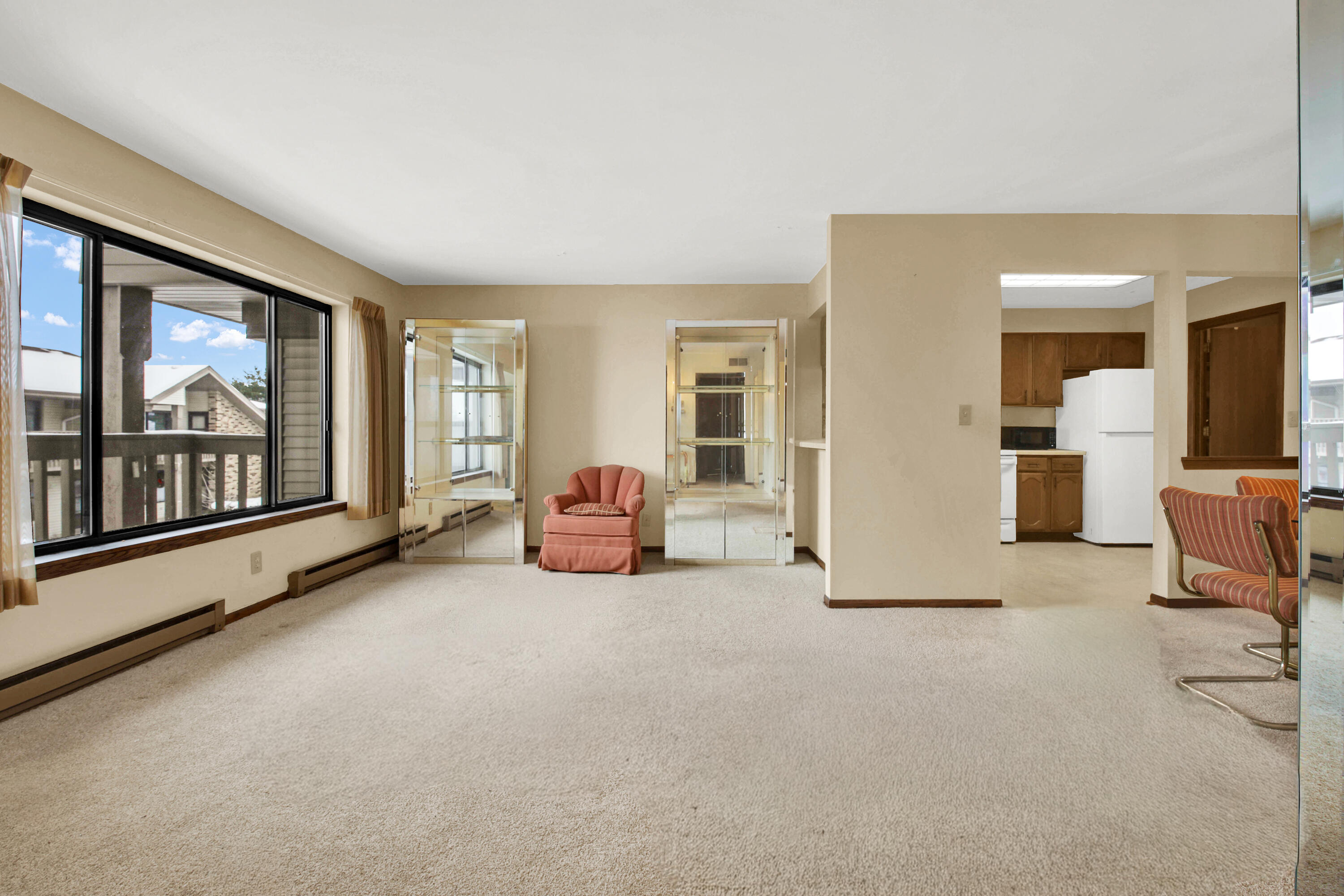 W177N9766 Riversbend Circle East Germantown, WI 53022 - Photo 6 of 25 W177N9766 Riversbend Cir E-6