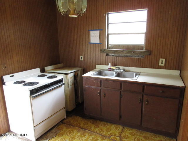 150 Herring Loop Road Wallace, NC 28466 - Photo 12 of 27 Kitchen View 1