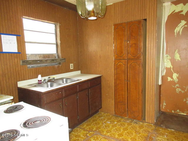150 Herring Loop Road Wallace, NC 28466 - Photo 13 of 27 Kitchen View 2