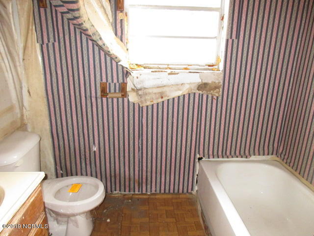 150 Herring Loop Road Wallace, NC 28466 - Photo 19 of 27 Bathroom