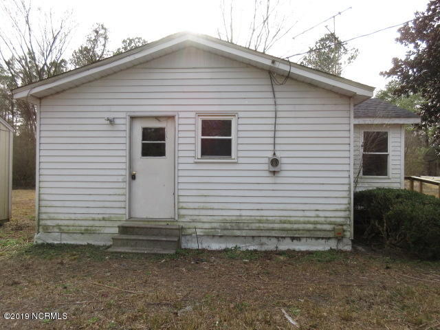 150 Herring Loop Road Wallace, NC 28466 - Photo 21 of 27 Back of Home Closeup