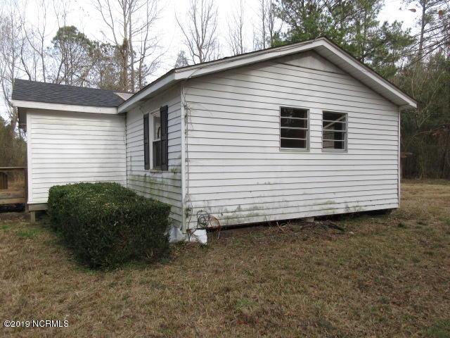 150 Herring Loop Road Wallace, NC 28466 - Photo 5 of 27 Right Side Closeup