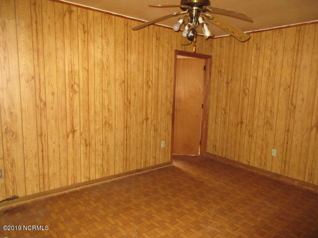 150 Herring Loop Road Wallace, NC 28466 - Photo 9 of 27 Living Room View 1