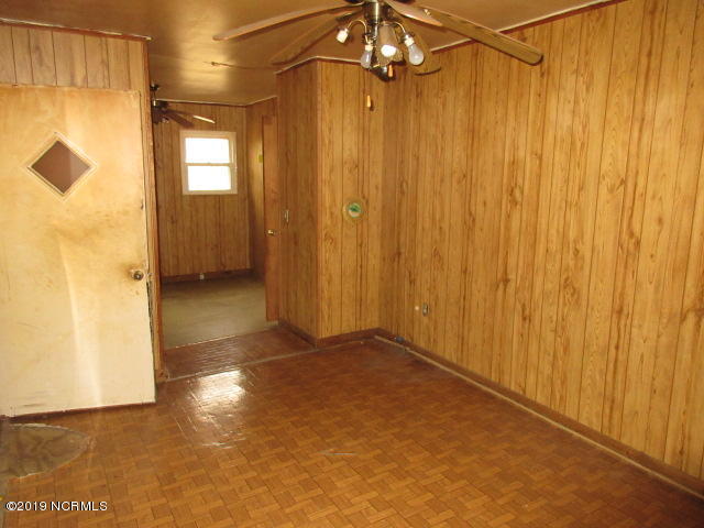 150 Herring Loop Road Wallace, NC 28466 - Photo 10 of 27 Living Room View 2