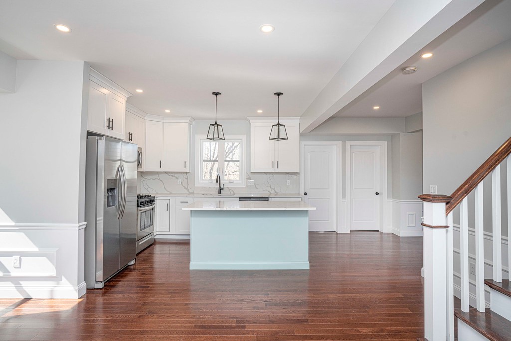 2550 East Main Road Portsmouth, RI 02871 - Photo 1 of 26 Gallery Image 1