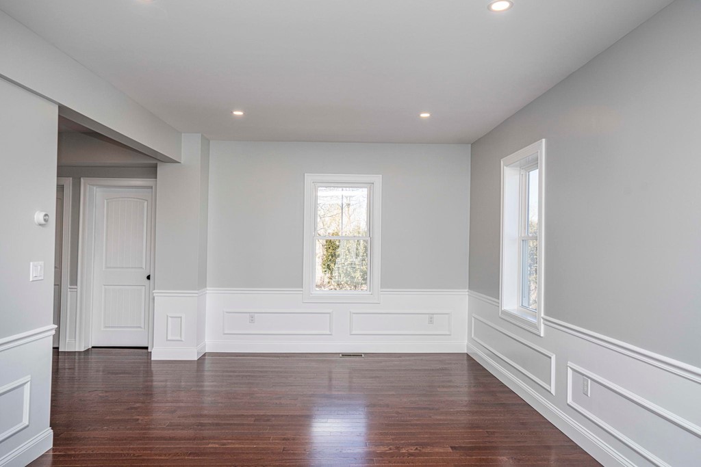 2550 East Main Road Portsmouth, RI 02871 - Photo 11 of 26 Gallery Image 11