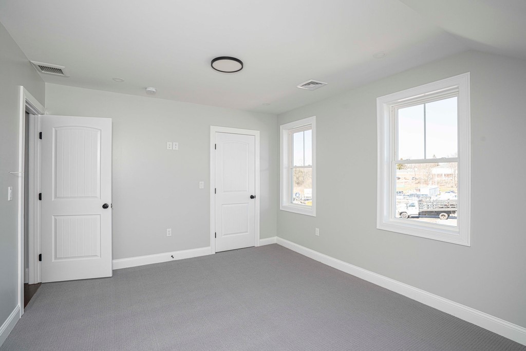 2550 East Main Road Portsmouth, RI 02871 - Photo 16 of 26 Gallery Image 16