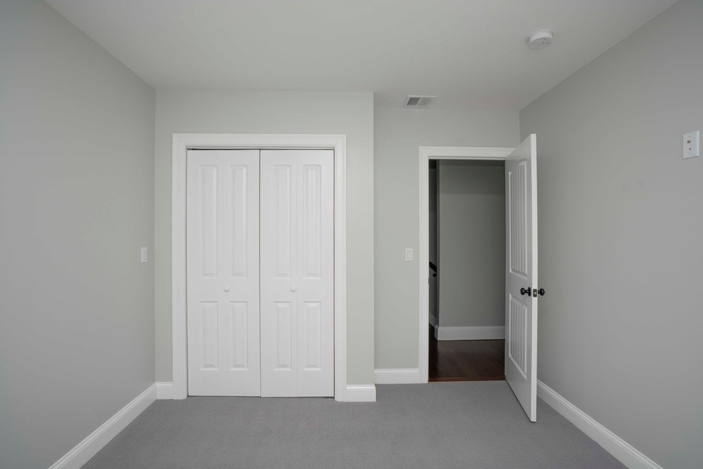 2550 East Main Road Portsmouth, RI 02871 - Photo 20 of 26 Gallery Image 20