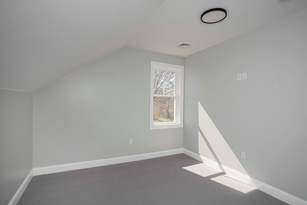 2550 East Main Road Portsmouth, RI 02871 - Photo 21 of 26 Gallery Image 21