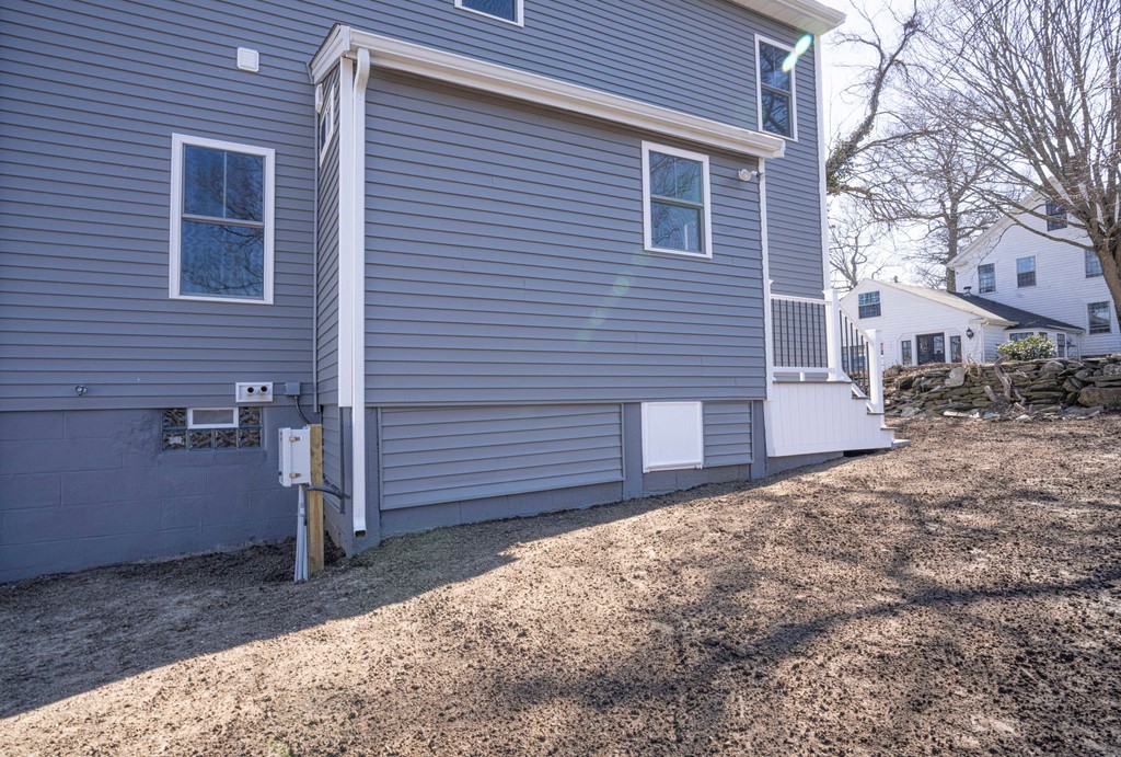 2550 East Main Road Portsmouth, RI 02871 - Photo 4 of 26 Gallery Image 4