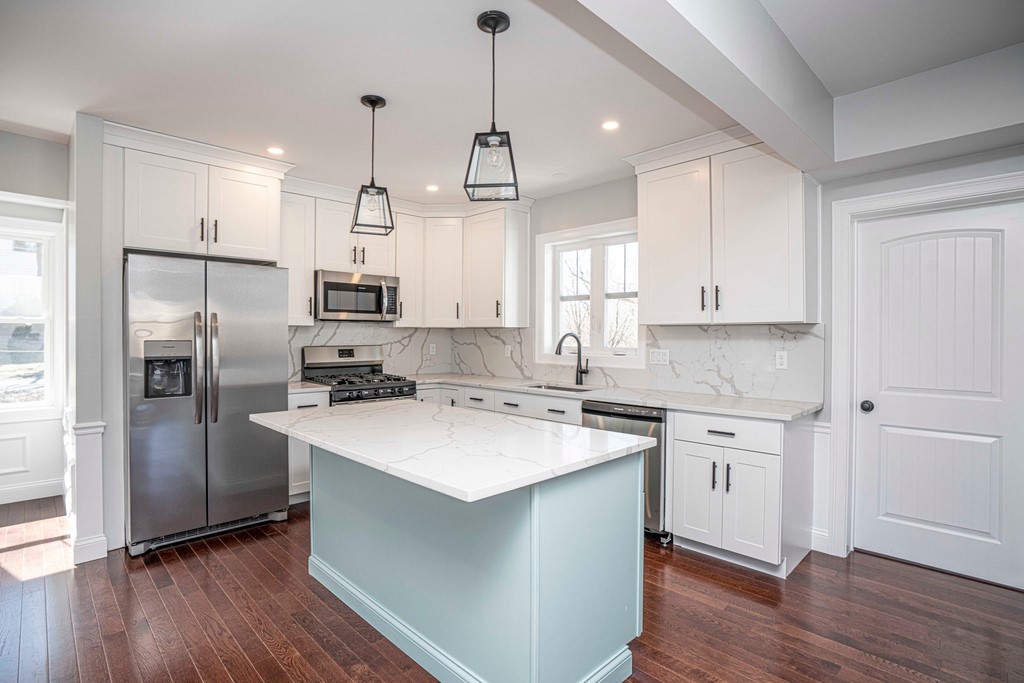 2550 East Main Road Portsmouth, RI 02871 - Photo 6 of 26 Gallery Image 6