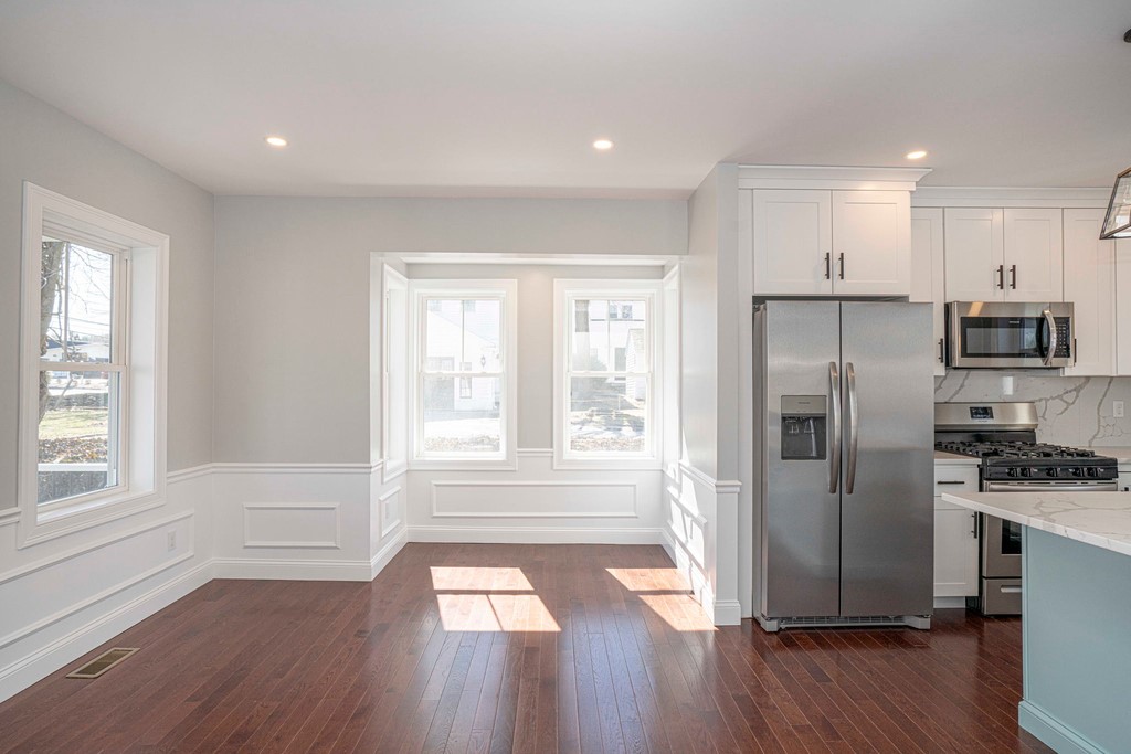 2550 East Main Road Portsmouth, RI 02871 - Photo 8 of 26 Gallery Image 8