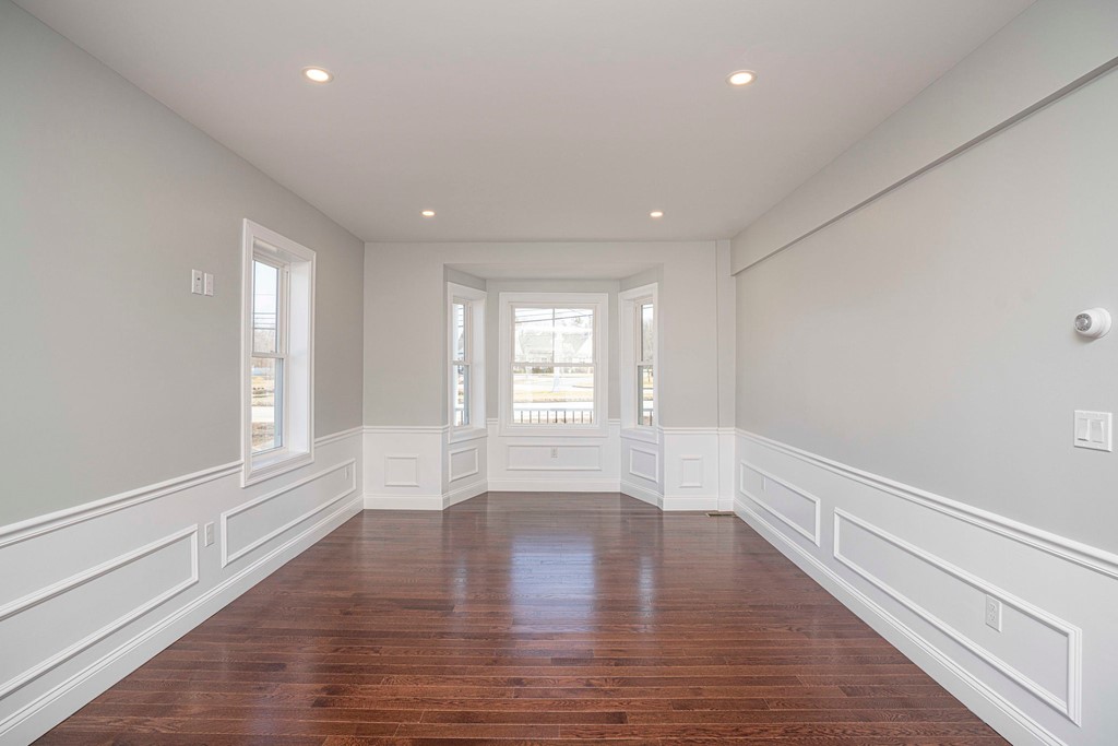 2550 East Main Road Portsmouth, RI 02871 - Photo 10 of 26 Gallery Image 10
