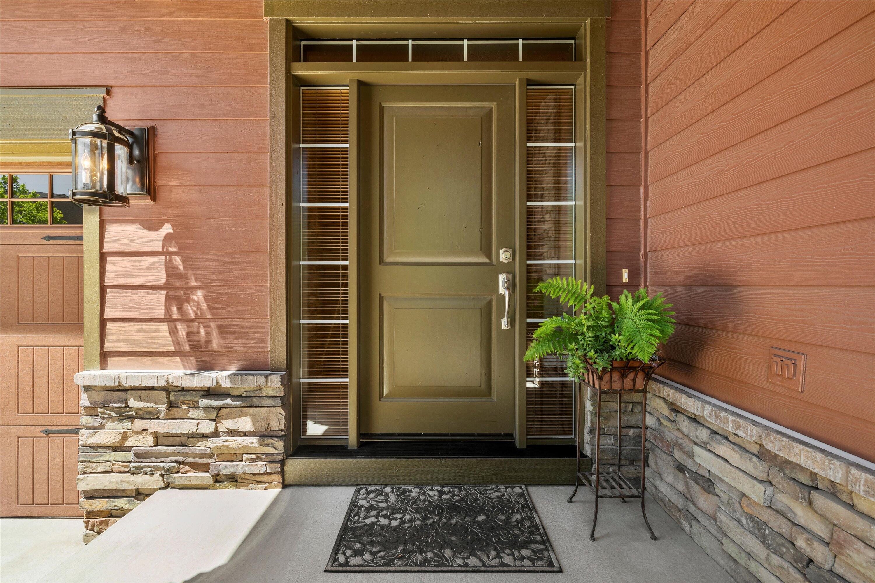 61283 Splendor Lane Bend, OR 97702 - Photo 2 of 25 front door