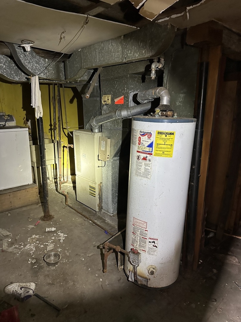 2921 East 78th Place Chicago, IL 60649 - Photo 17 of 18 a view of storage and utility room