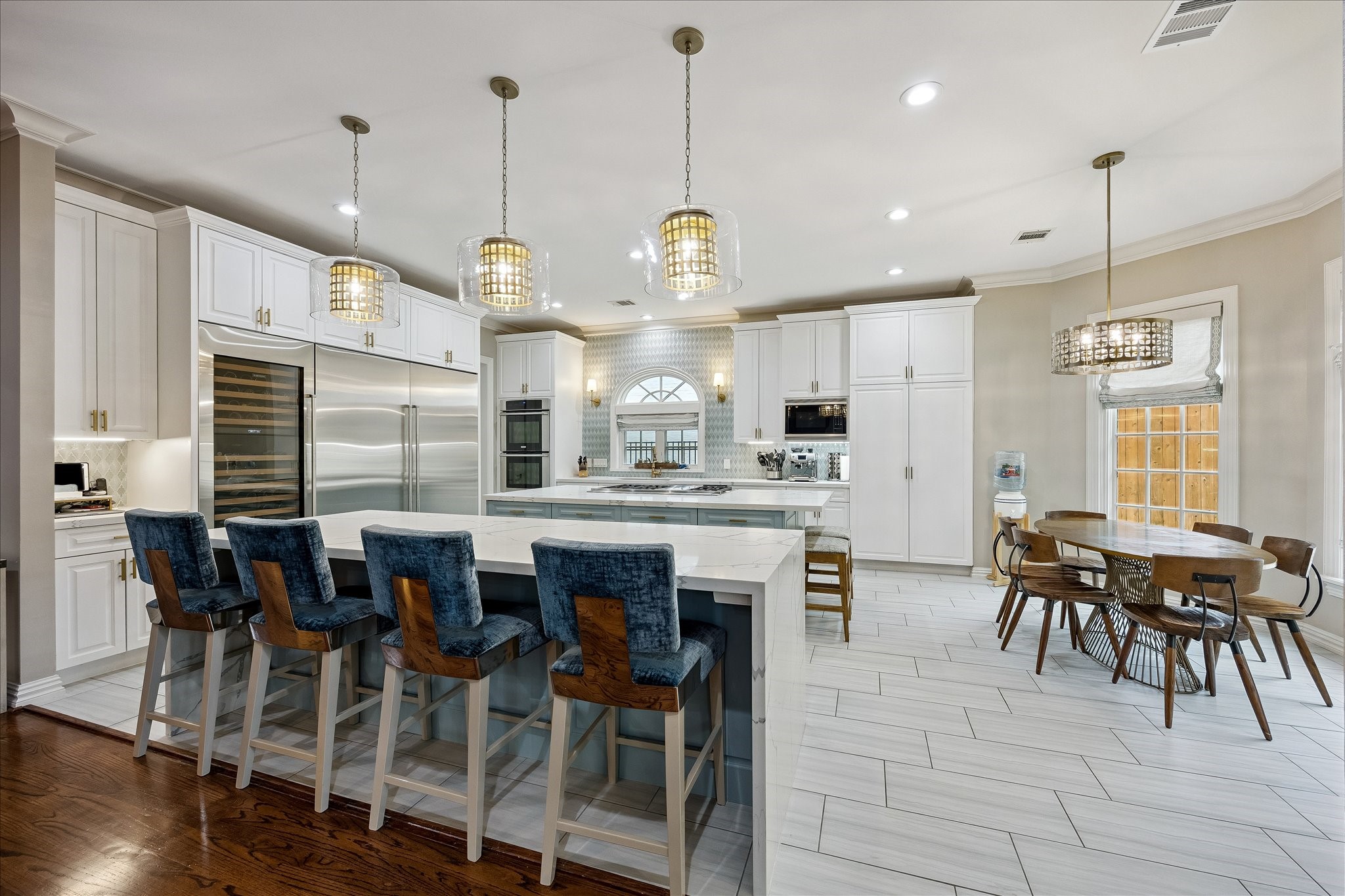 6358 Auden Street Houston, TX 77005 - Photo 12 of 50 Quartz kitchen countertop faces kitchen and is a great alternate to the breakfast area.