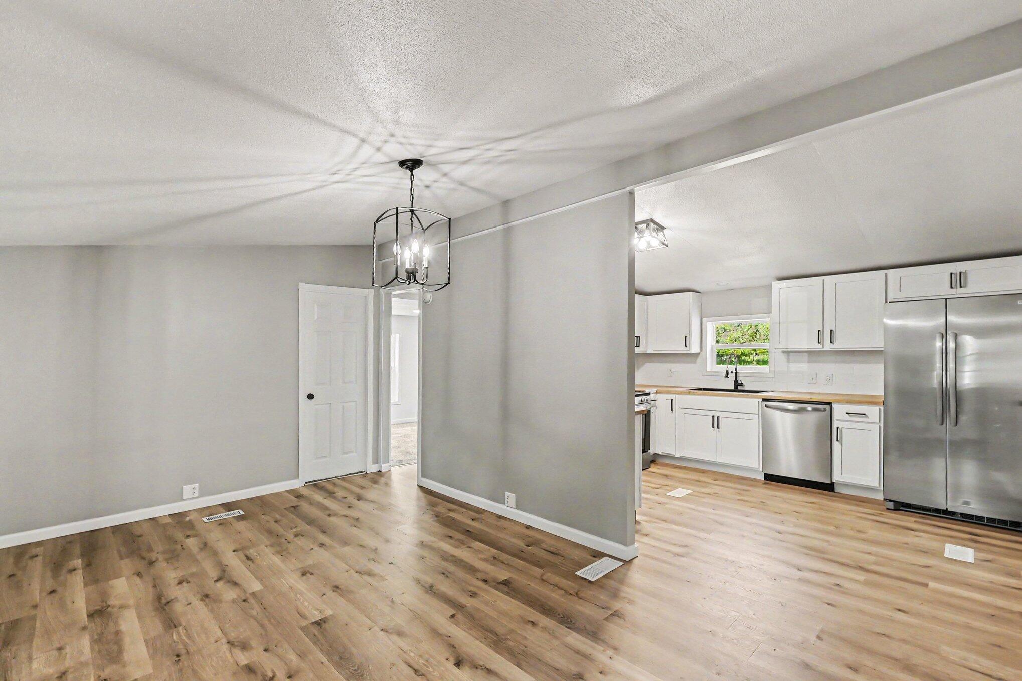 2795 South Bradley Road Charlotte, MI 48813 - Photo 7 of 23 013_file_5205