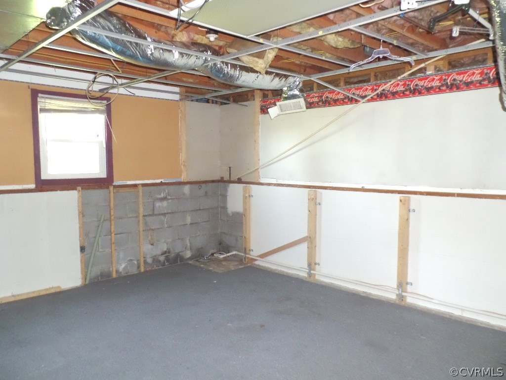 19002 Beaver Dam Road Beaverdam, VA 23015 - Photo 14 of 19 a view of a room with rack on the wall