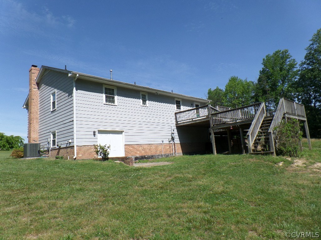 19002 Beaver Dam Road Beaverdam, VA 23015 - Photo 16 of 19 a front view of a house with a yard