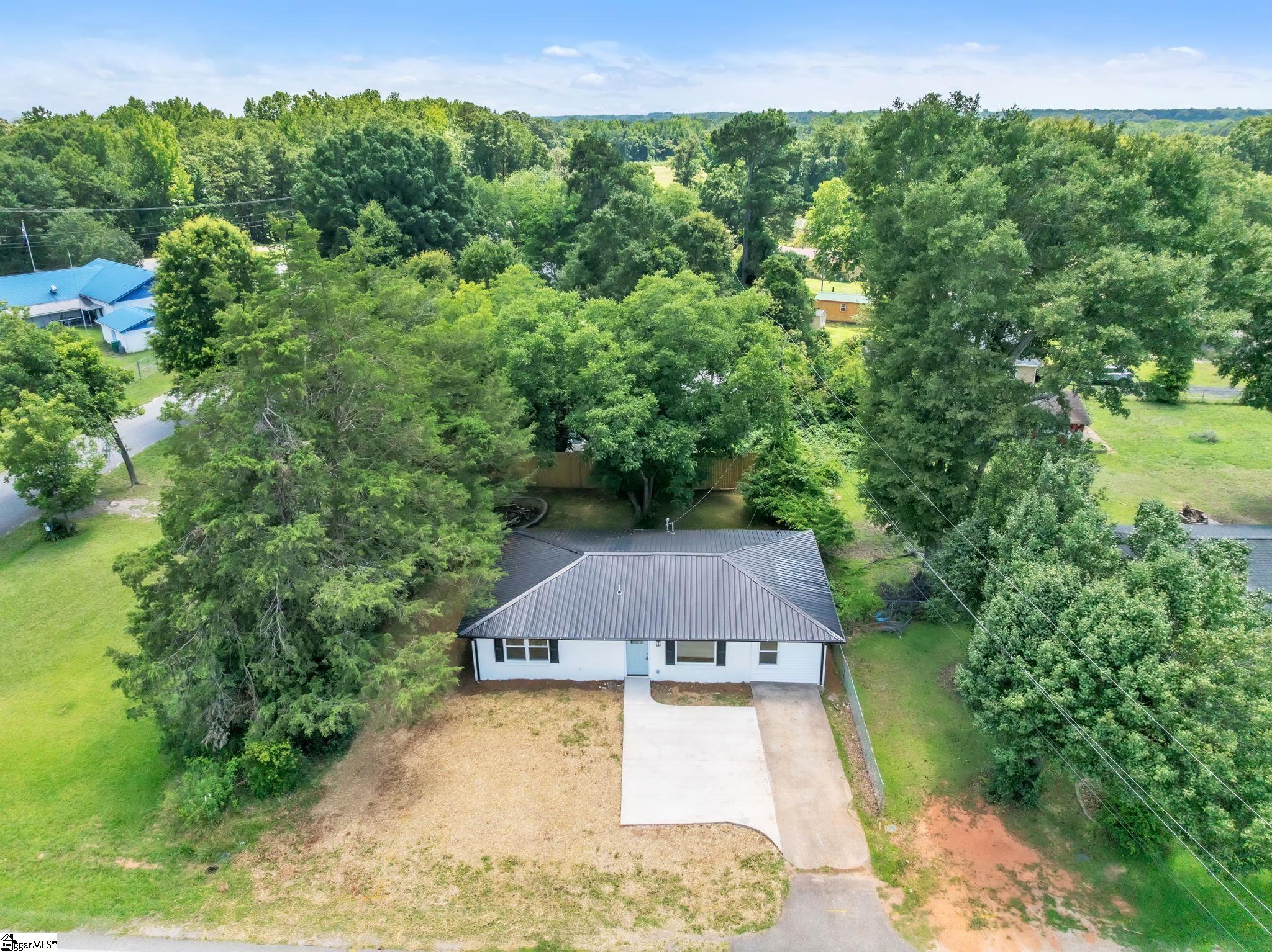 7 Beaverdam Road Williamston, SC 29697 - Photo 2 of 27