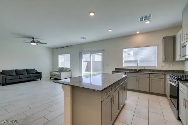 $2,890 | 7714 Duran Hbr Lane, North Las Vegas, NV 89084