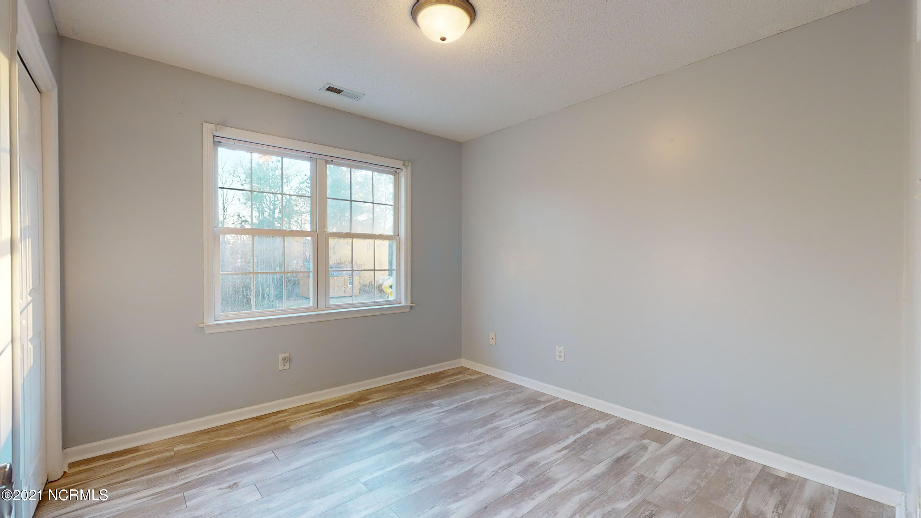 218 Riverbend Road Jacksonville, NC 28540 - Photo 31 of 62 218 Riverbend Road-54