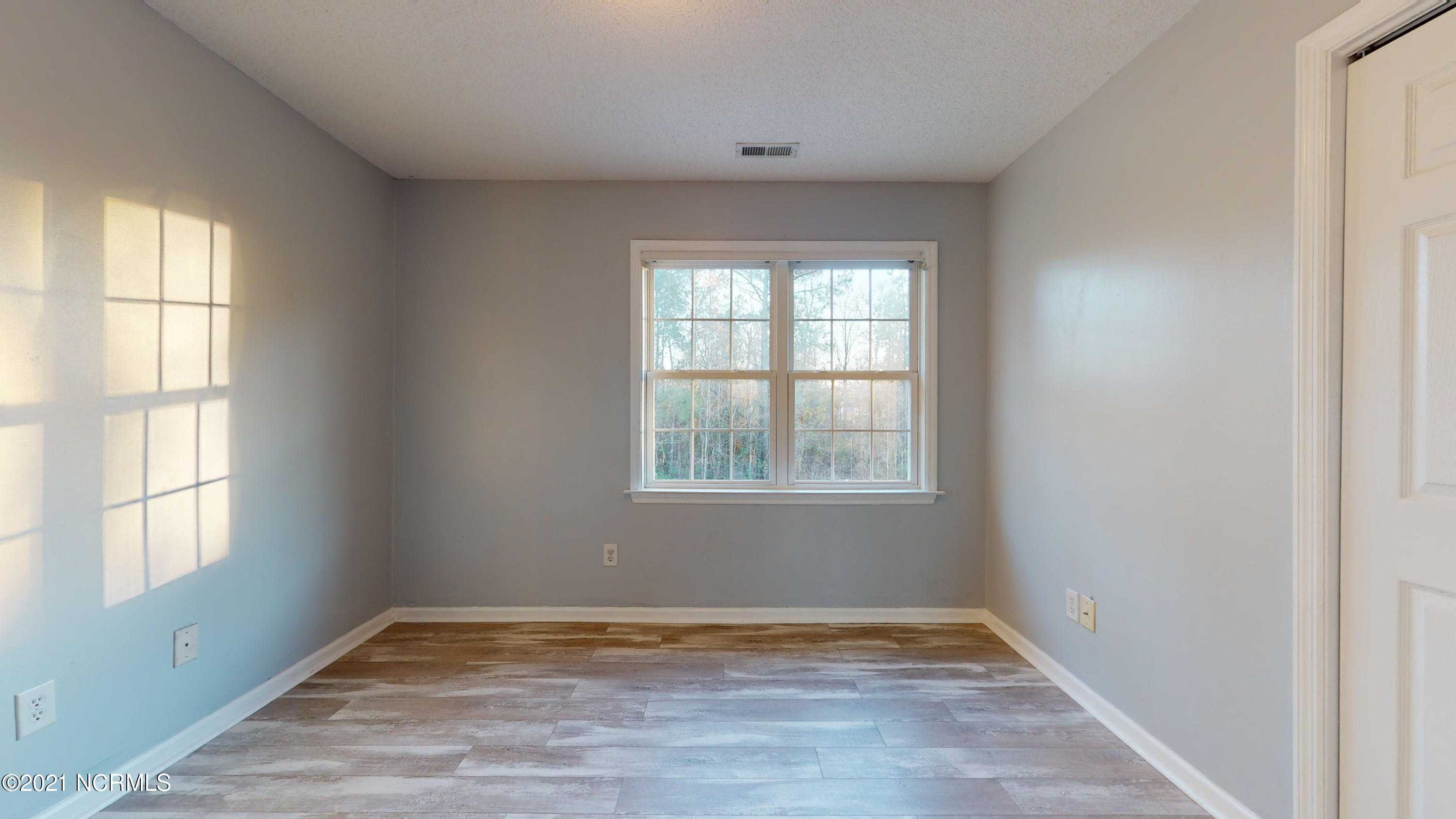 218 Riverbend Road Jacksonville, NC 28540 - Photo 34 of 62 218 Riverbend Road-57