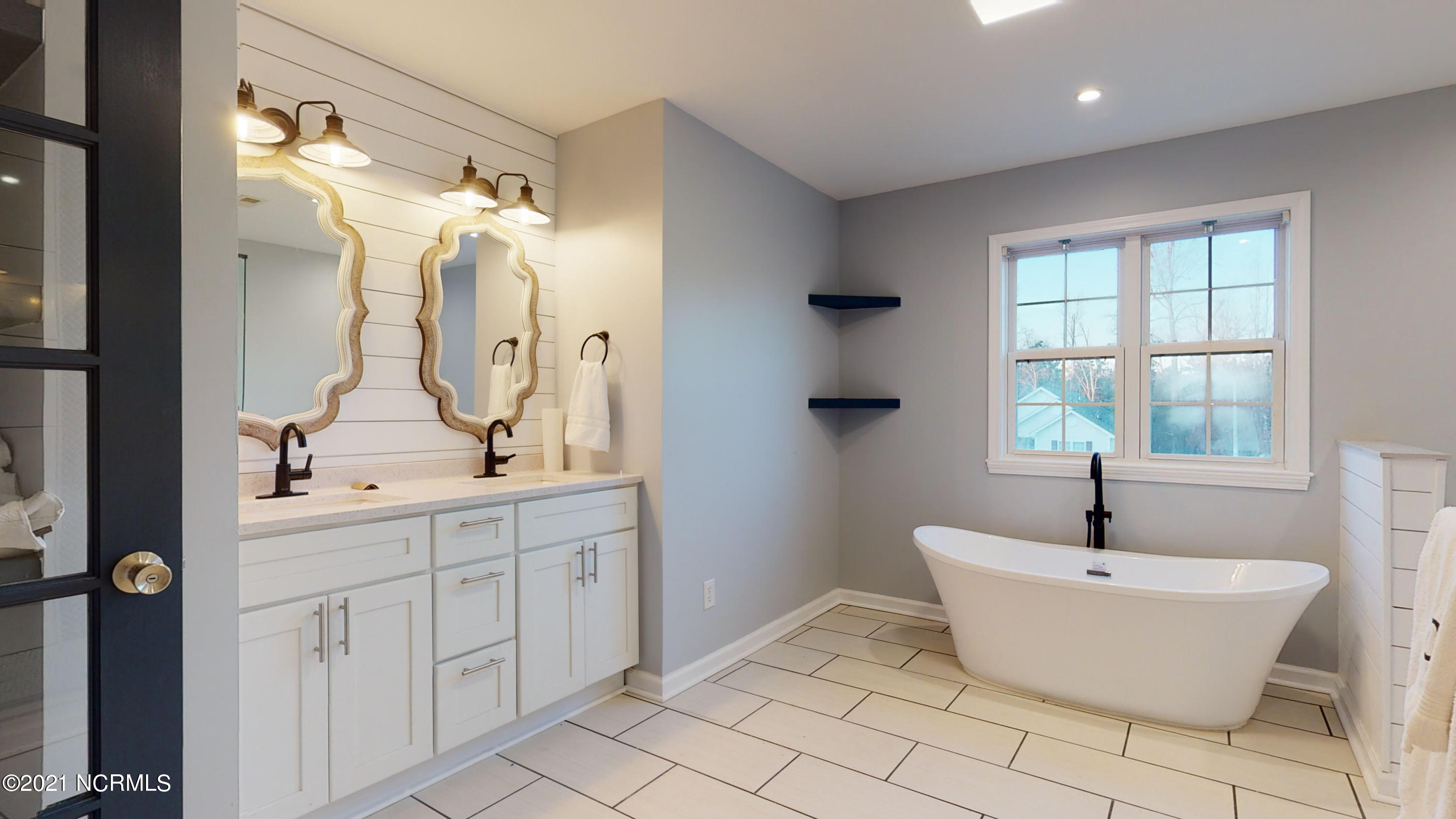218 Riverbend Road Jacksonville, NC 28540 - Photo 45 of 62 218 Riverbend Road-52