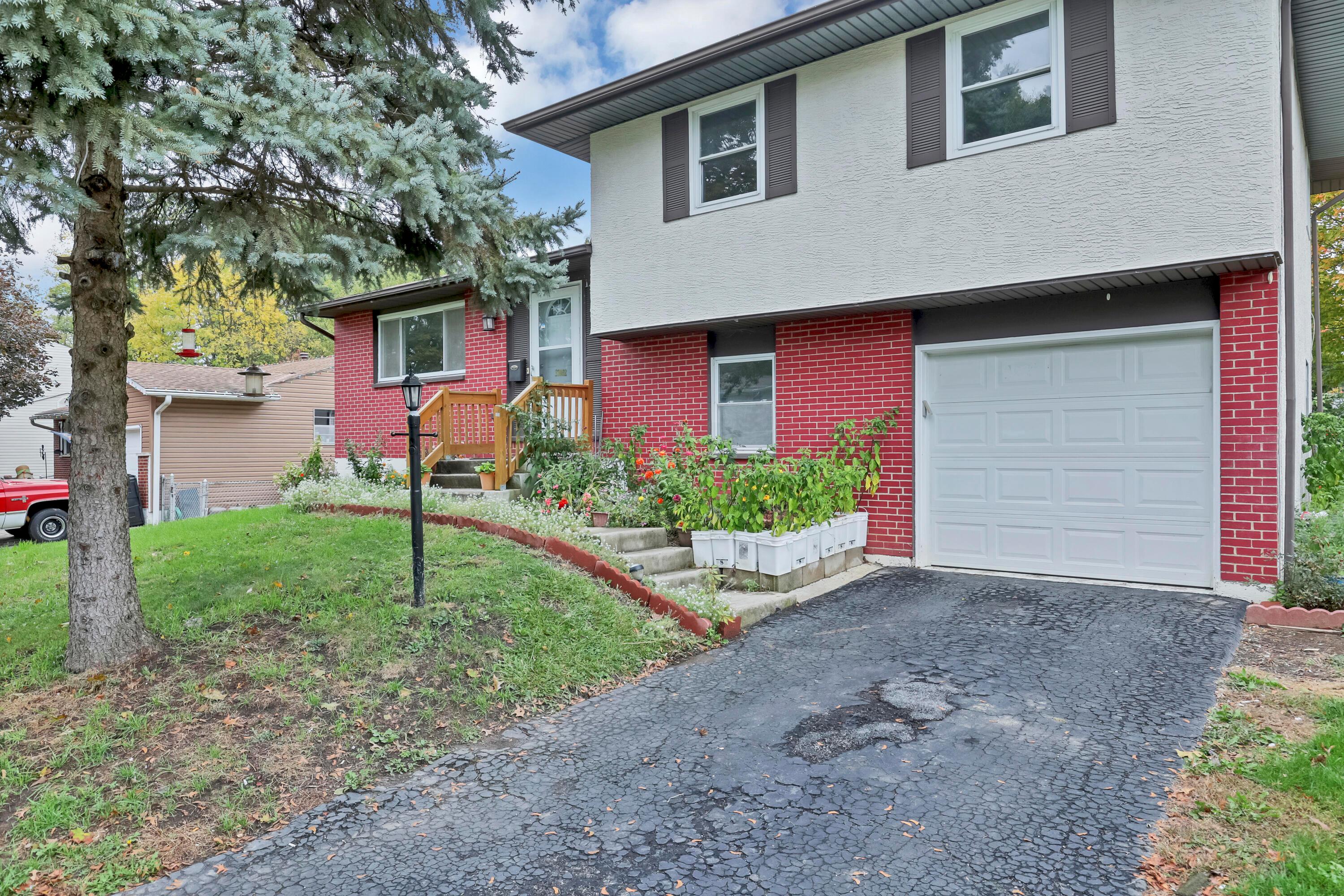 1256 Thurell Road Columbus, OH 43229 - Photo 4 of 58 Gallery Image 4