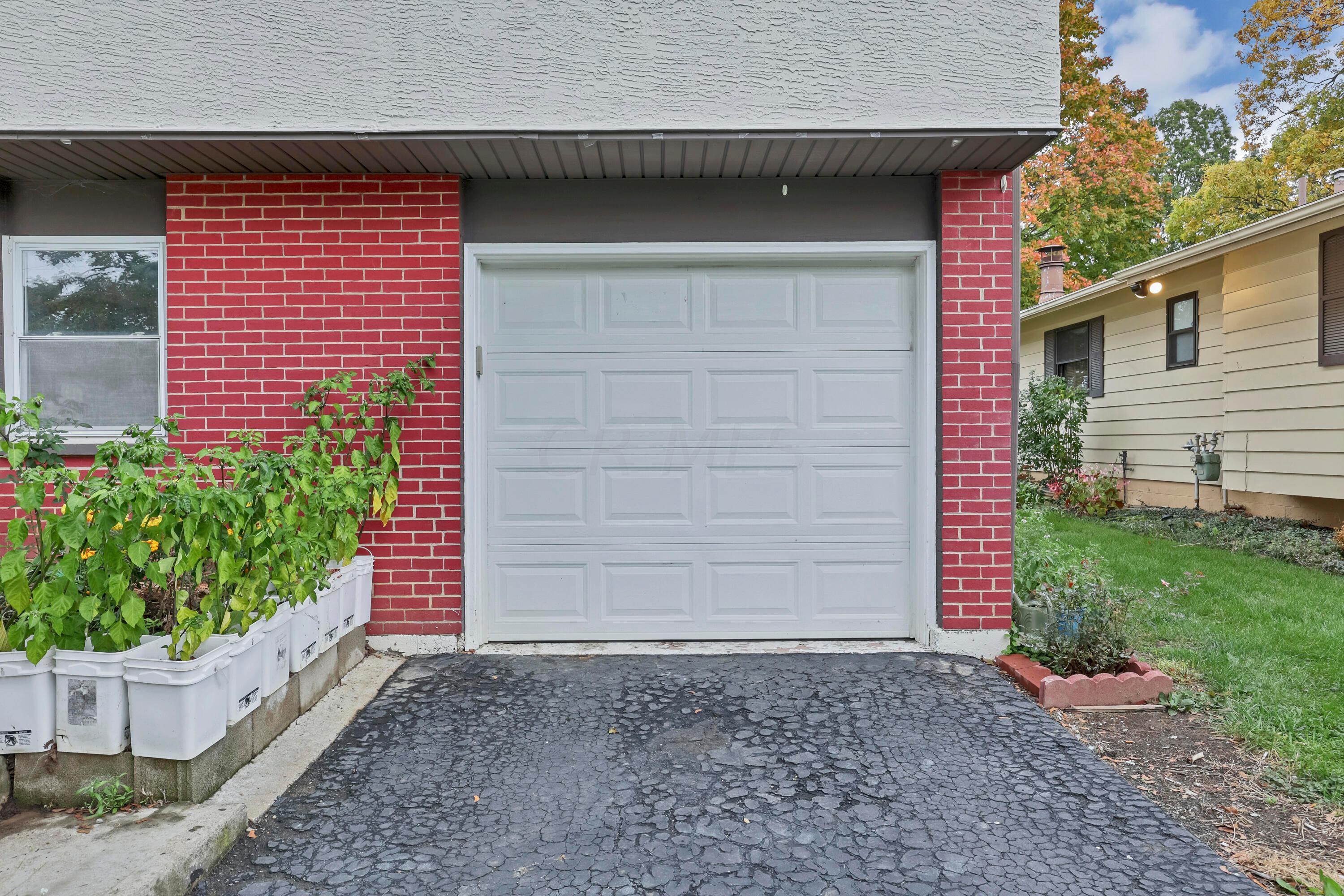 1256 Thurell Road Columbus, OH 43229 - Photo 6 of 58 Gallery Image 6