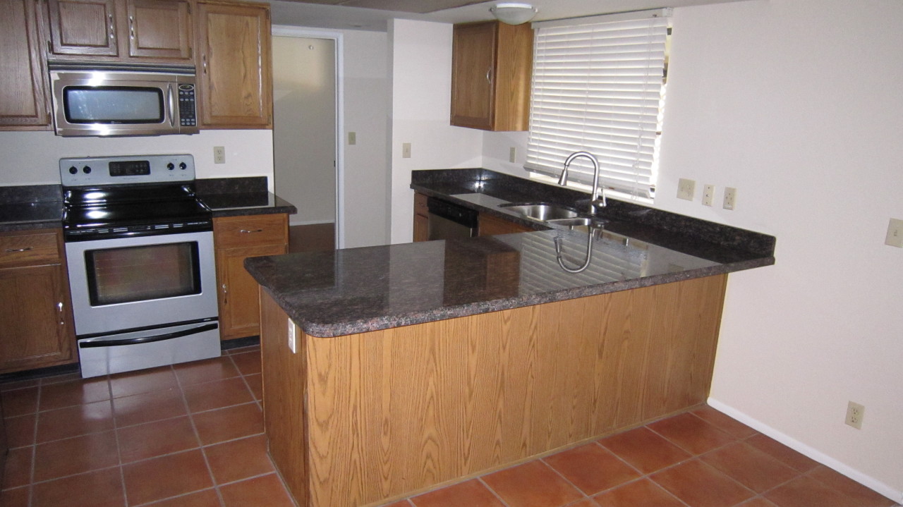 4334 East Decatur Street Mesa, AZ 85205 - Photo 8 of 37 Kitchen w/ New Granite Countertops