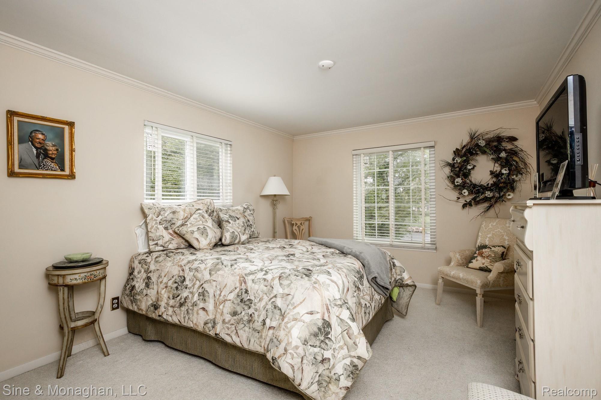 696 Trombley Road Grosse Pointe, MI 48230 - Photo 21 of 47 696 Trombley S018.jpg