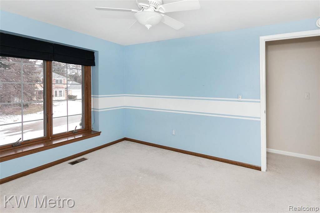 42309 Waterfall Road Northville, MI 48168 - Photo 32 of 58
