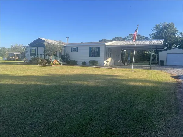 $205,000 | 978 Highway 1181, Plaucheville, LA 71362